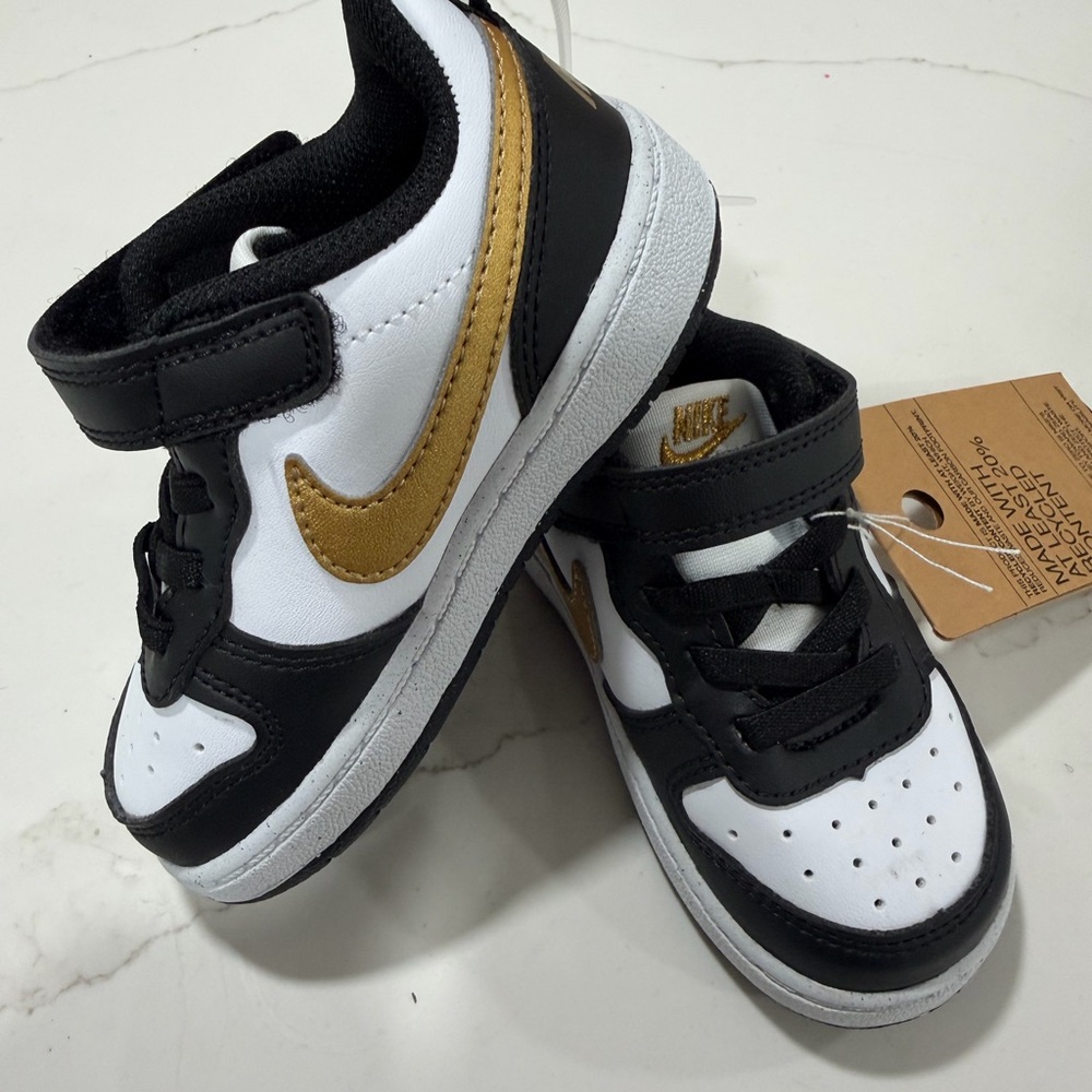 Nike Kids Sneakers - Black, White, Gold